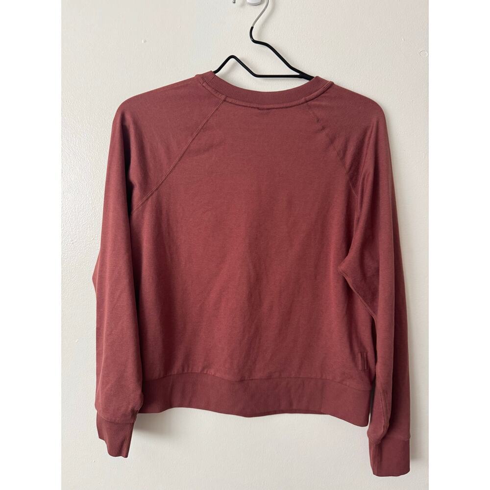 Vuori XS Halo Long Sleeve Crewneck in Rosewood Pink - Picture 5 of 6